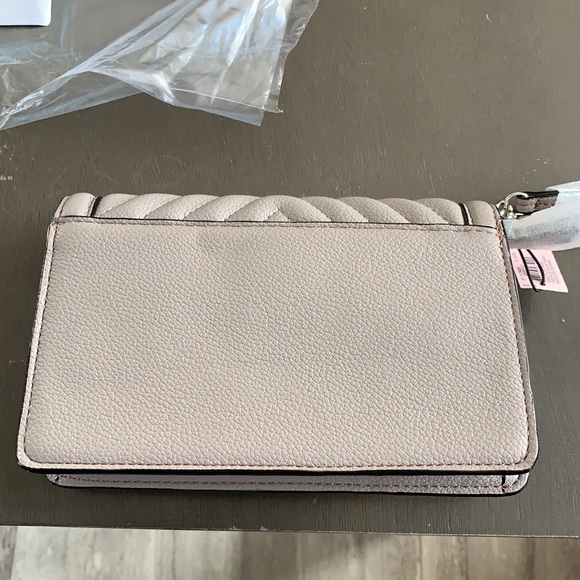 The Victoria Tech Wristlet - Picture 5 of 7